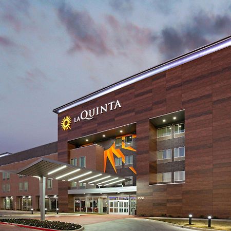 La Quinta Inn & Suites Dfw West-Glade-Parks Йулісс Екстер'єр фото